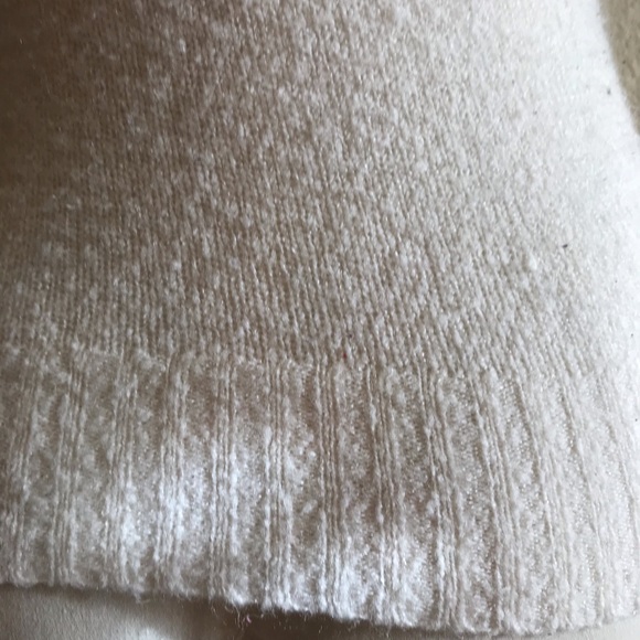 White v-neck sweater - Picture 4 of 4